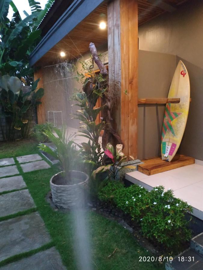 Harris Surf Villa Pulukan Zewnętrze zdjęcie