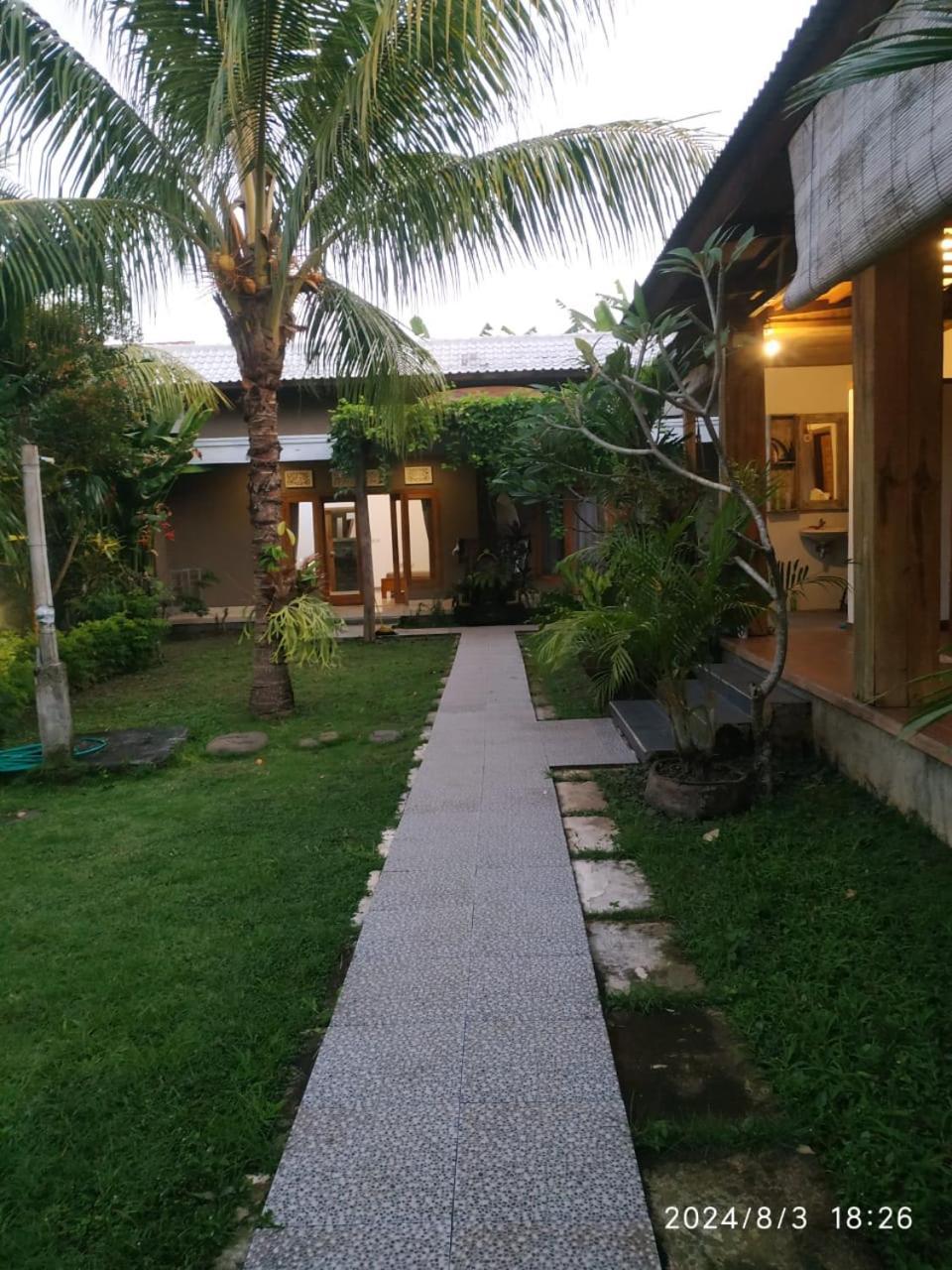 Harris Surf Villa Pulukan Zewnętrze zdjęcie